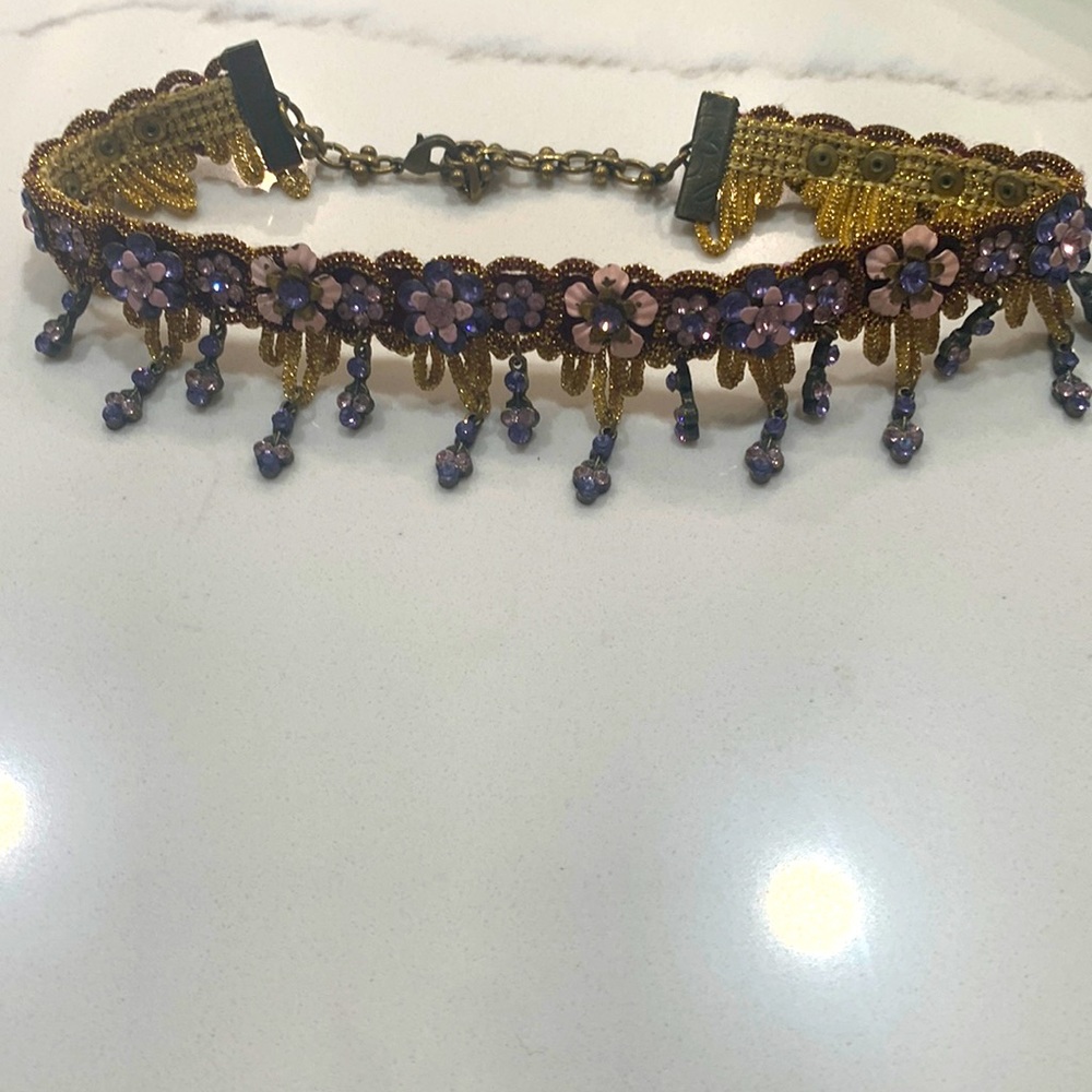 Chocker necklace
